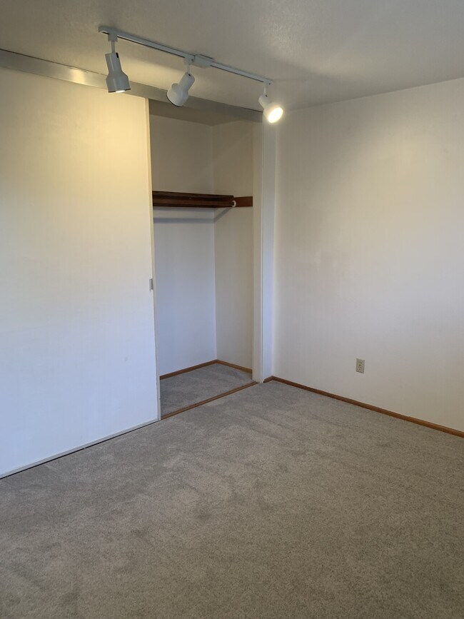 Building Photo - Miramar
