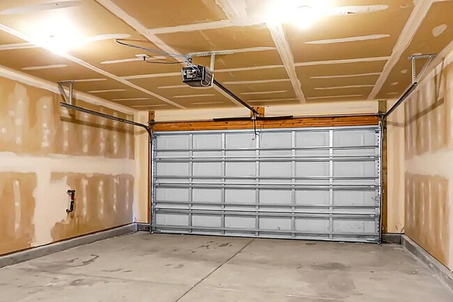 Building Photo - 124 Larkspur Dr