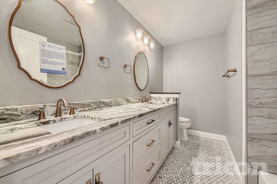 Building Photo - 7549 David Dr