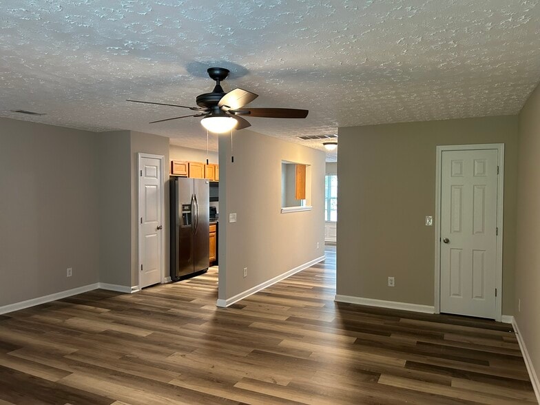 Building Photo - 2916 Vining Ridge Ter