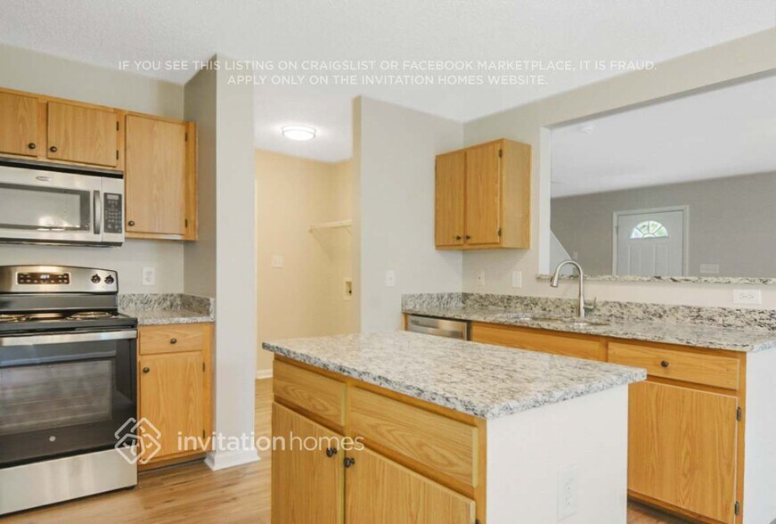 Building Photo - 4921 Silverdene St