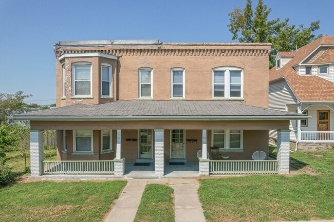 Building Photo - 312 Marshall St