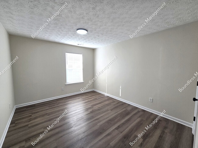 Building Photo - 4593 Parkway Cir