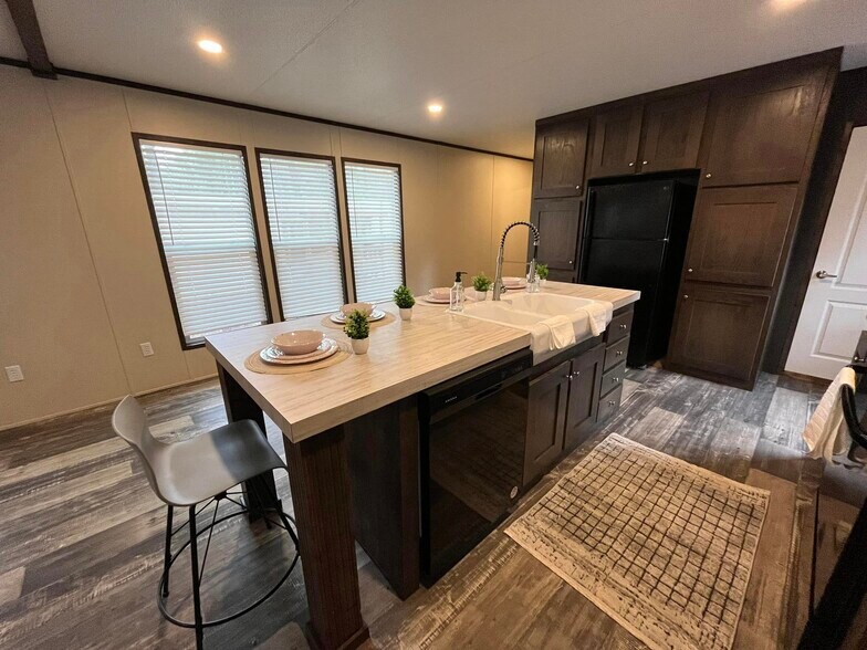 Building Photo - 126 Peggy St