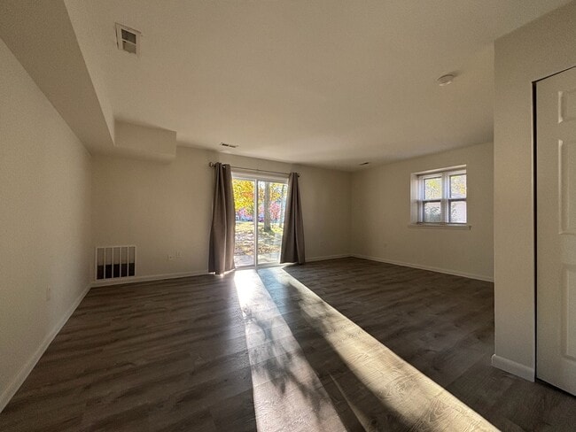 Living room - 79 Tavistock Dr