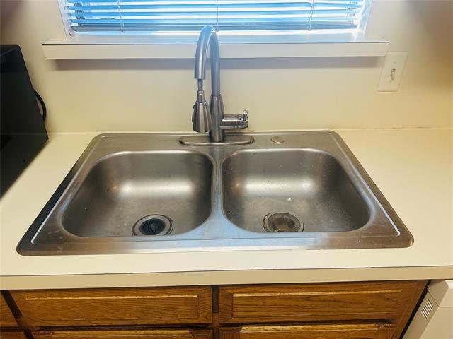 Building Photo - 2621 Ozark Dr