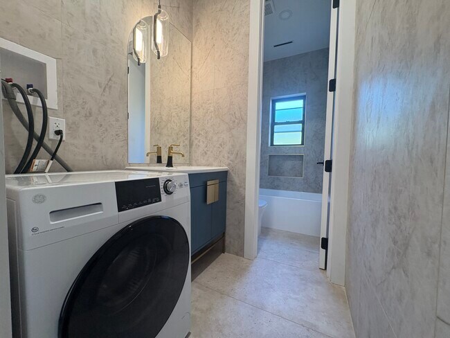 Unit 2 - 604 Palisade Ave