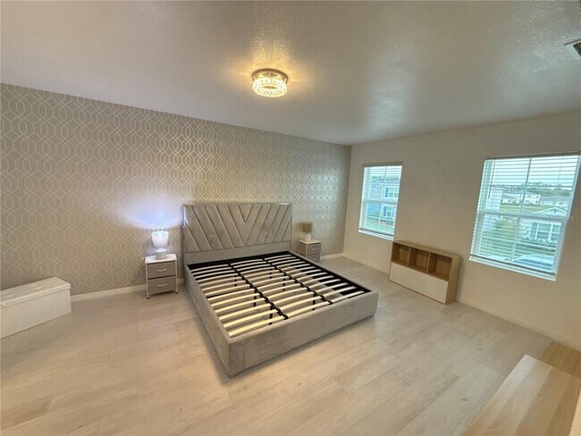 Building Photo - 2731 House Finch Rd