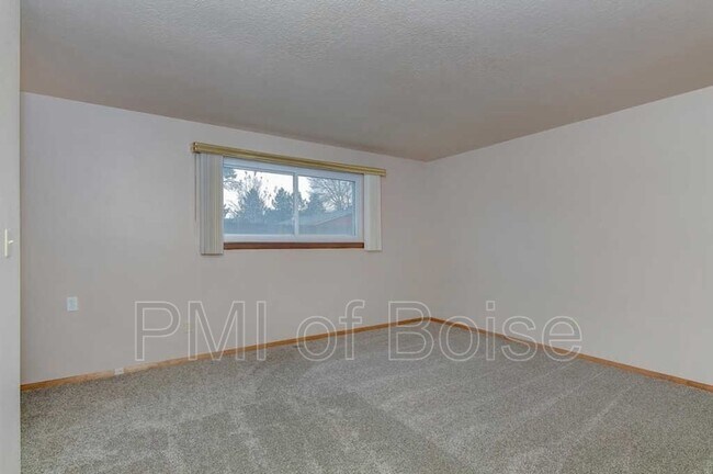 Building Photo - 810 N Horton St