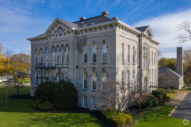 Primary Photo - Sycamore School