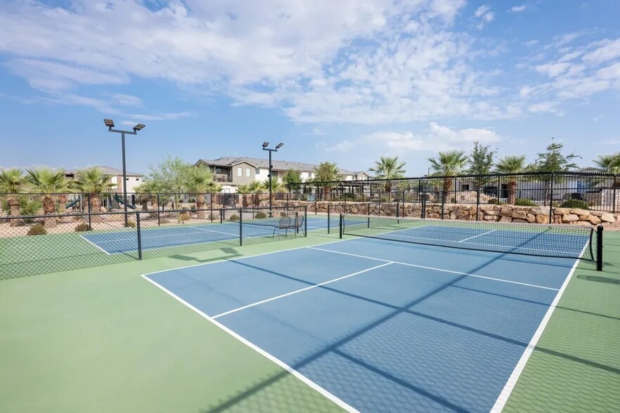 Building Photo - 832 S American Beech Ln