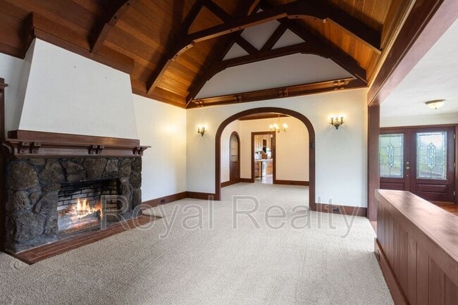 Building Photo - 2910 Nanihale Pl
