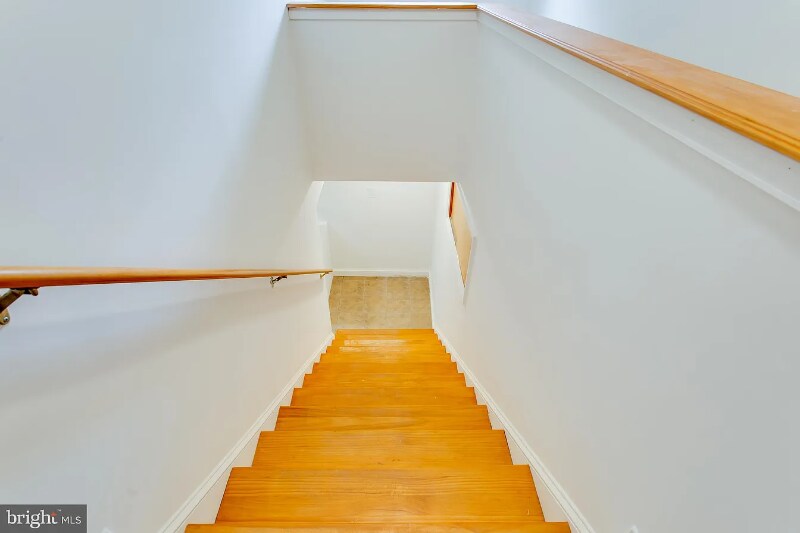 Building Photo - 301 Loureiro Ln