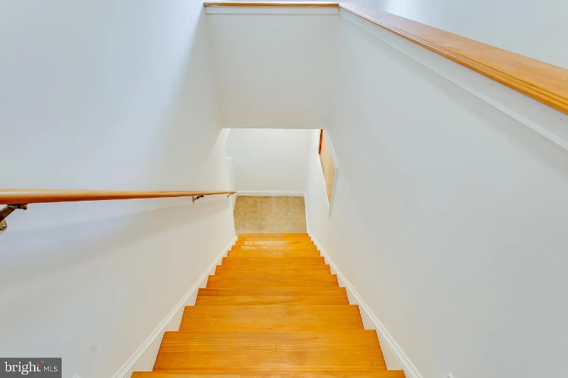 Building Photo - 301 Loureiro Ln