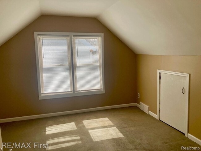 Building Photo - 23471 Rensselaer St