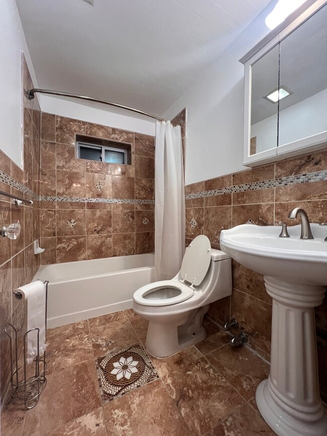 Building Photo - 8 Caton Terrace