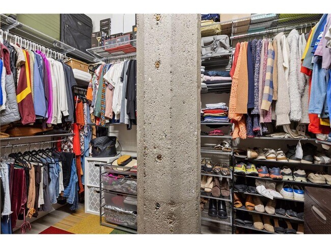 Building Photo - 718 N Washington Ave