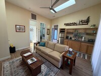 Building Photo - 105 Rojo Dr