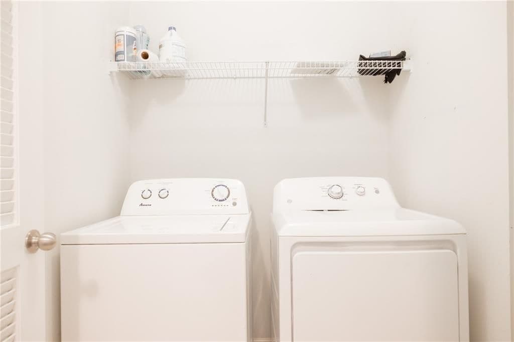 Building Photo - 1232 Harris Commons Pl