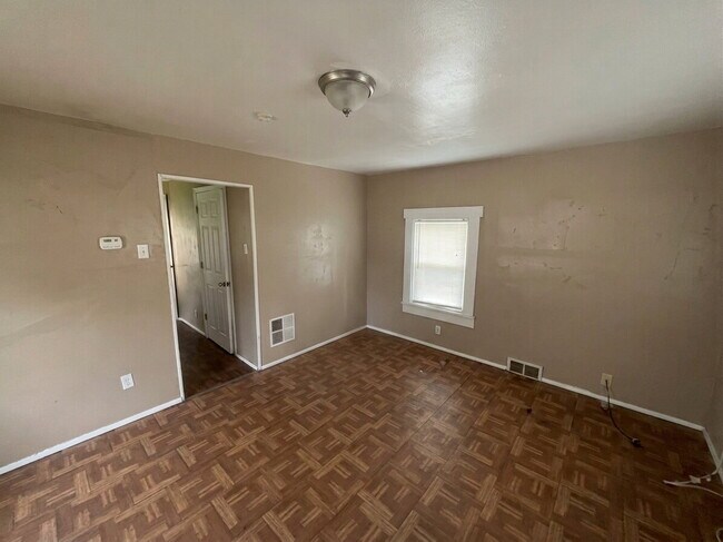 Building Photo - 9430 Bristol Ave