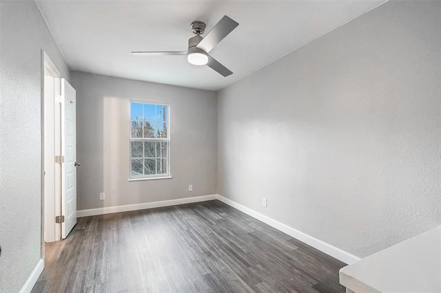 Building Photo - 813 S Valentine Dr