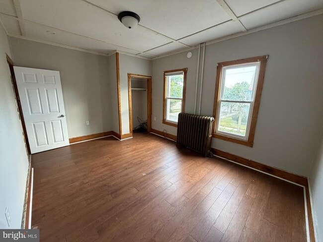 Building Photo - 328 E Mulberry St