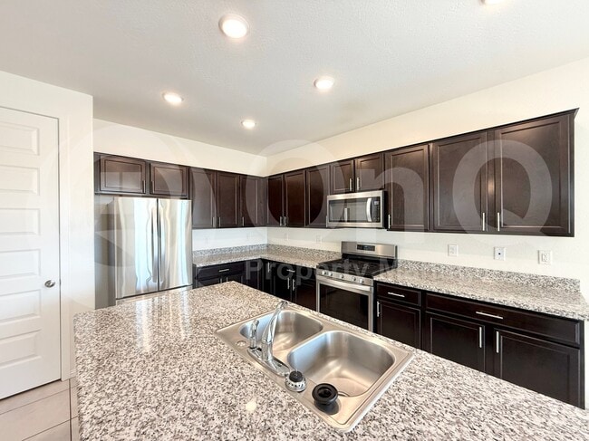 Building Photo - 747 W Nova Pl