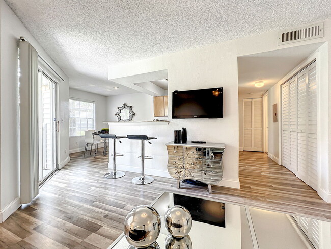 Building Photo - Westwood Boulevard, Orlando, FL 32821 - 1 BR 1 BA condo