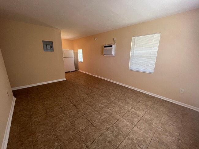 Building Photo - Balsamo Trust 182