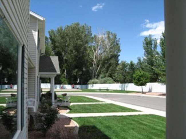 Building Photo - Nice Location