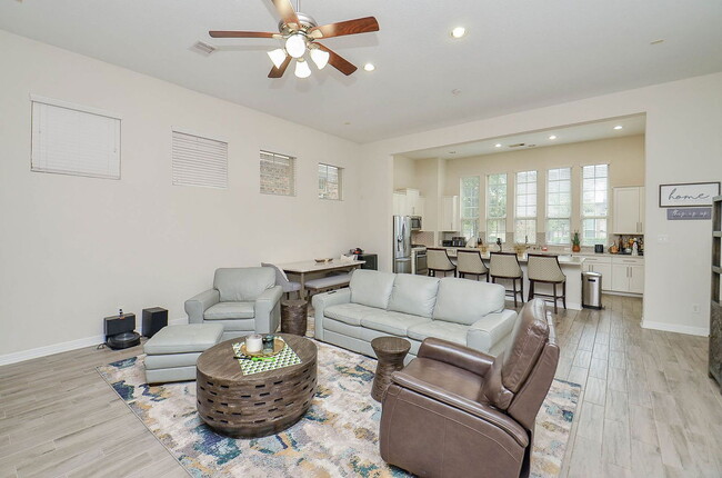 Building Photo - 18214 Lake Eagle Dr