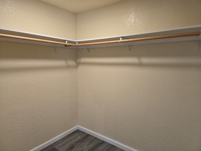 Building Photo - Pet-friendly 3-bedroom Eureka home