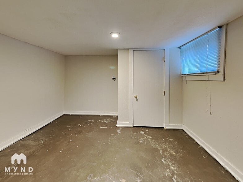Building Photo - 4465 Meade St