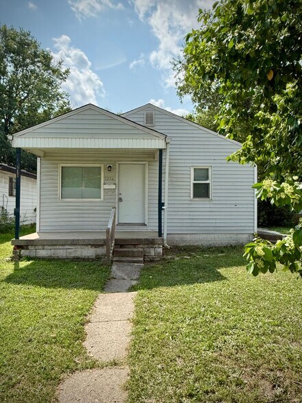Building Photo - 3236 Nicholas Ave