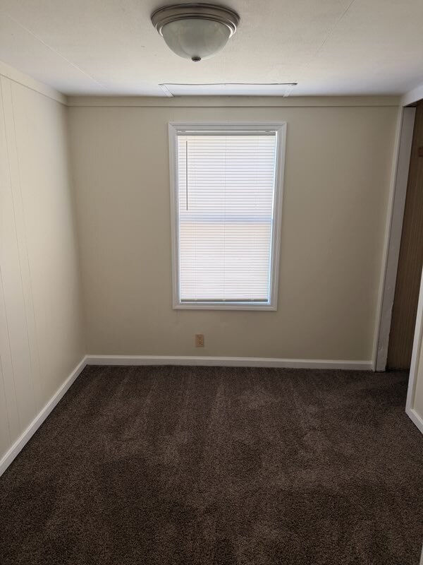 Building Photo - 210 Theresa Ln