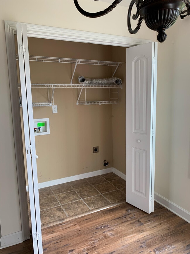 Building Photo - 678 Fox Hound Dr