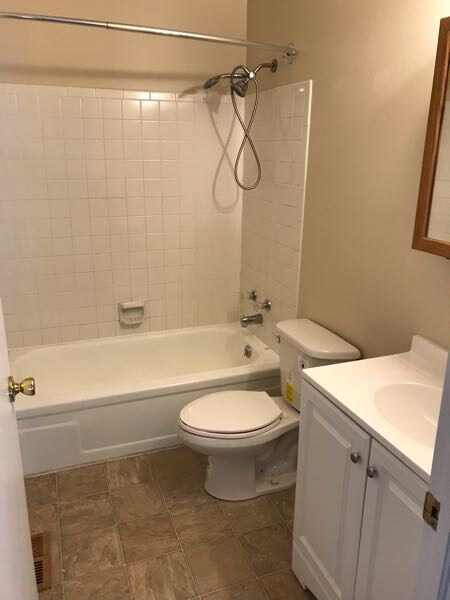 Building Photo - 8526 S Flower St