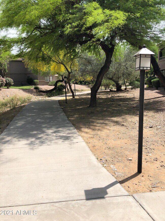 Building Photo - 15151 N Frank Lloyd Wright Blvd