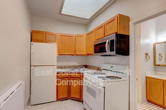 Building Photo - 2348 Eutaw Pl