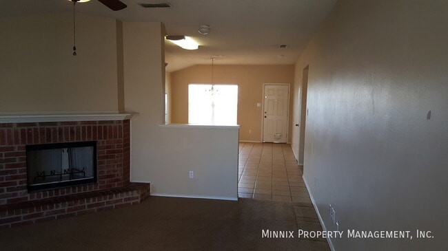 Building Photo - 515 N Kline Ave