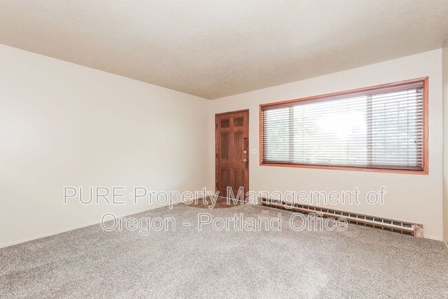 Building Photo - 1135 SE 27th Ave