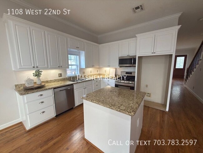 Building Photo - 1108 W 22nd St