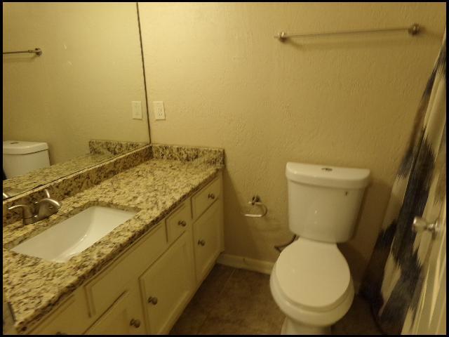 Building Photo - 119 Pin Oak Cove