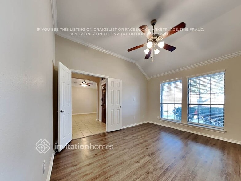 Building Photo - 10645 Devinstone Dr
