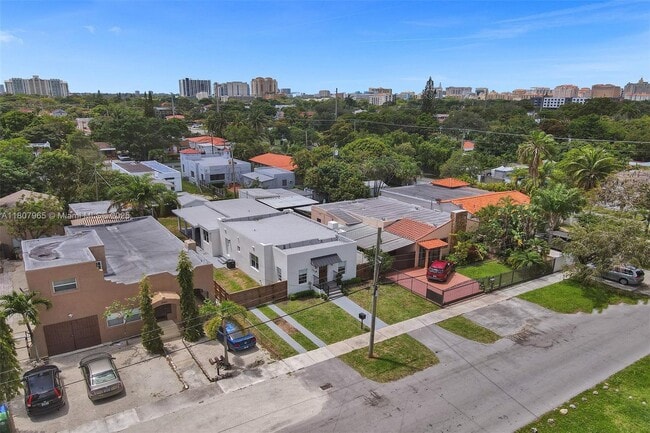 Building Photo - 2978 SW 14th St