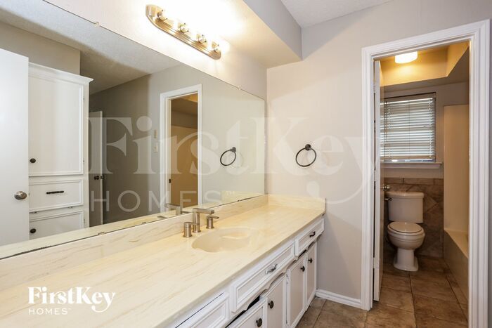 Building Photo - 4026 Cedar Creek Dr