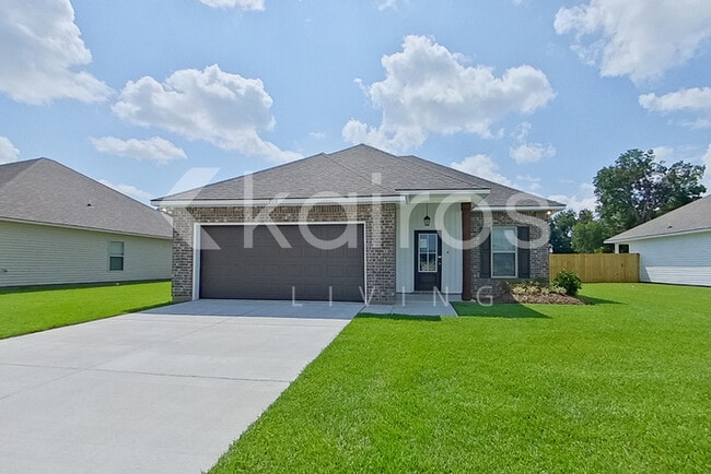 Building Photo - 200 Carencro St
