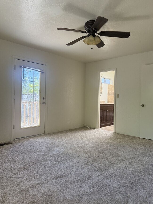 Building Photo - 812 Coronado Ave