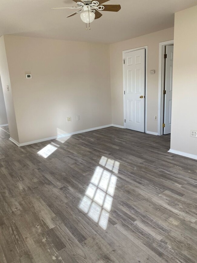 Building Photo - 916 Chester Pike