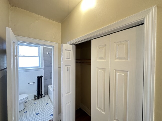 Building Photo - 4826.5 W Addison St